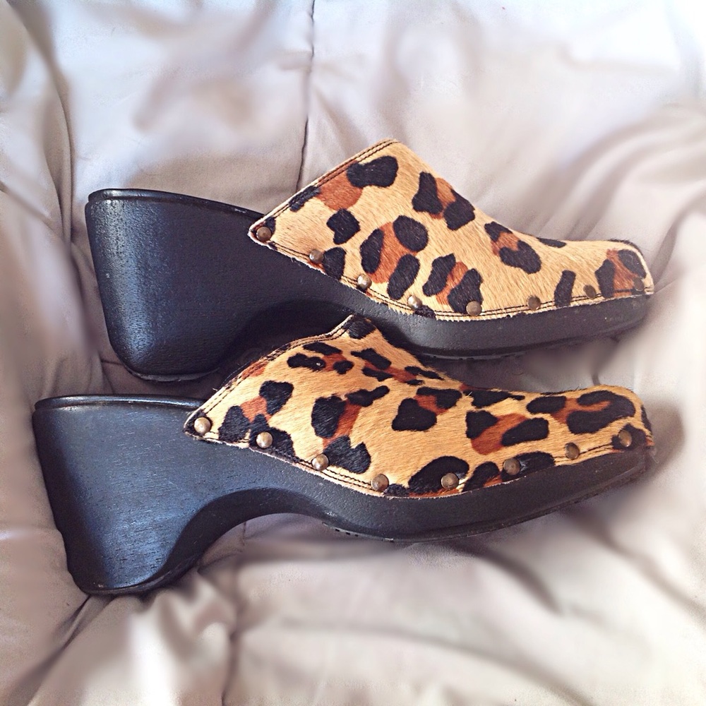 NWOB Animal Print Naturalizer clogs